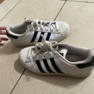 Adidas superstar sneakers white